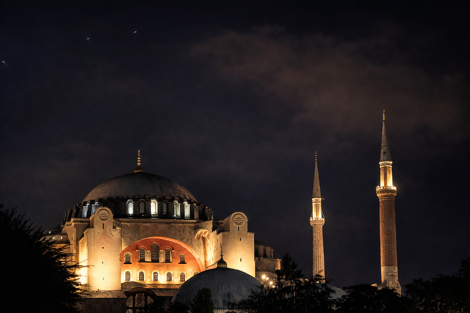 Ayasofya Camii ve Müzesi İstanbul Silüet Aydınlatması